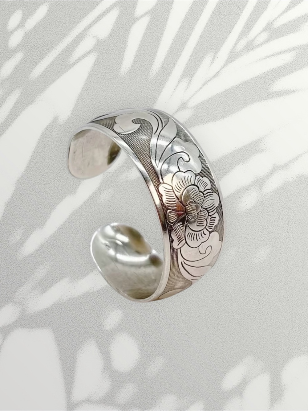 🌸 ✨ STUNNING Boho Peony Flower Cuff Bracelet ✨ 🌸